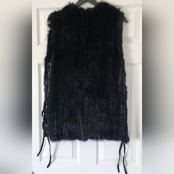 Love Token 100% rabbit fur vest - Picture 4 of 5